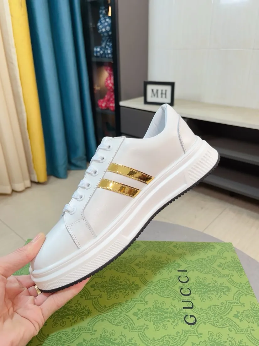 Factory price 420🌹🌹GUCCI [Gucci] New high-end brand of men's shoes, the latest fashionable casual men's shoes, trendy and versatile, relaxed and sporty style, uppers imported from Italy, first-layer cowhide, genuine leather lining and ultra-fine workmanship. Original personalized fashionable rubber wear-resistant outsole, light and comfortable on the foot, size 38-44